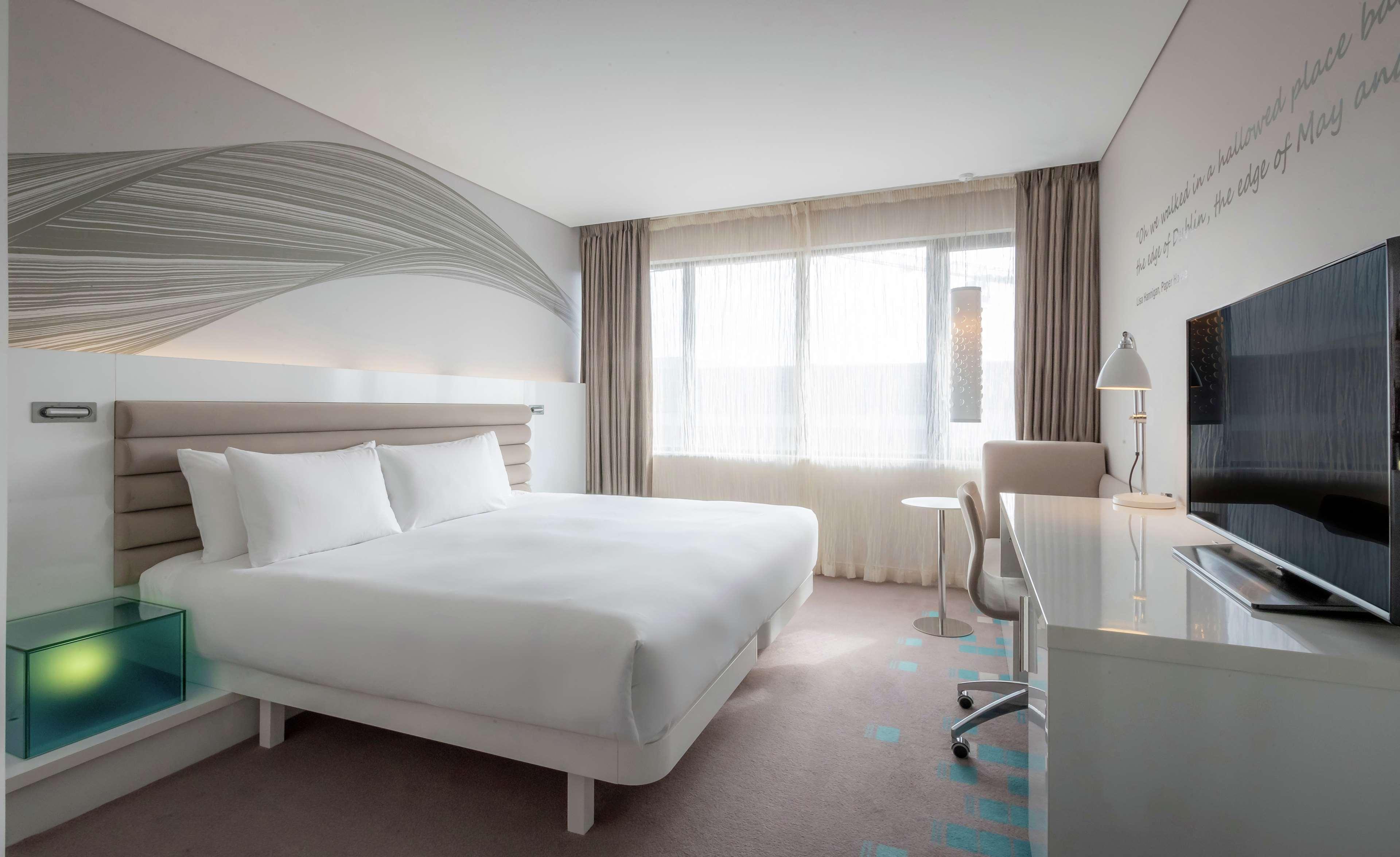 The Morrison Dublin, Curio Collection By Hilton Hotel Exterior foto A room at the hotel