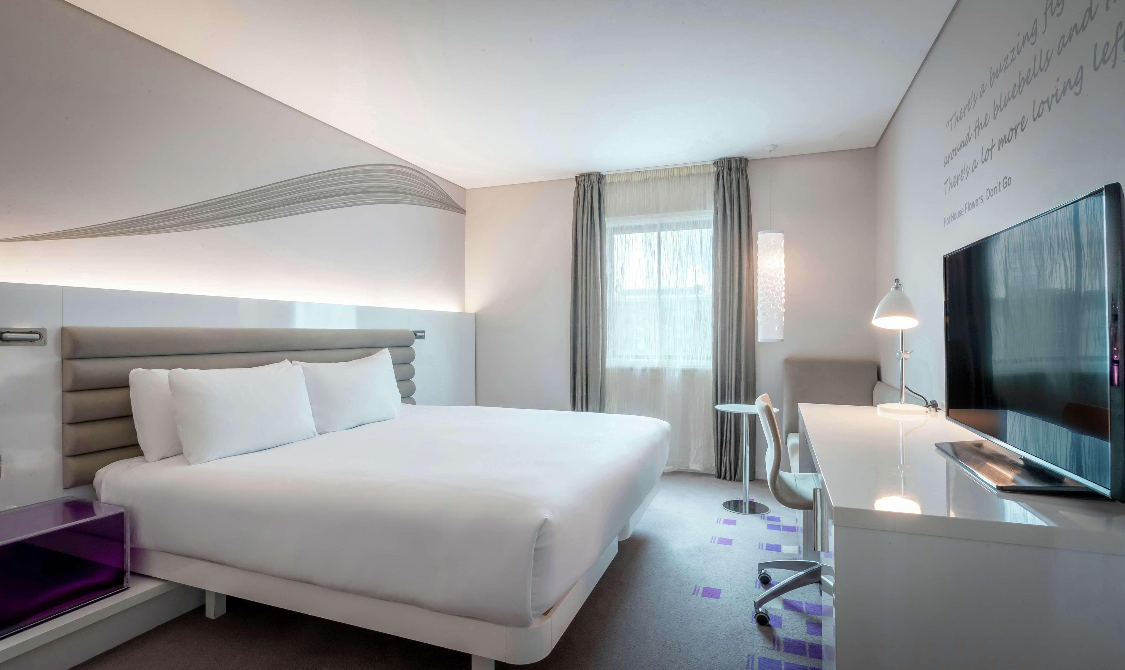The Morrison Dublin, Curio Collection By Hilton Hotel Exterior foto A room at the hotel