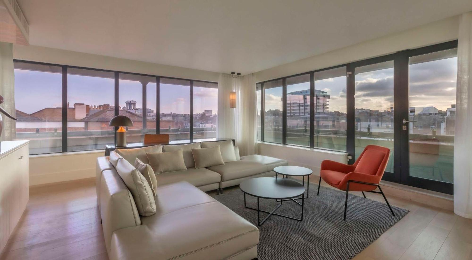 The Morrison Dublin, Curio Collection By Hilton Hotel Exterior foto A living room at The Standard East Village