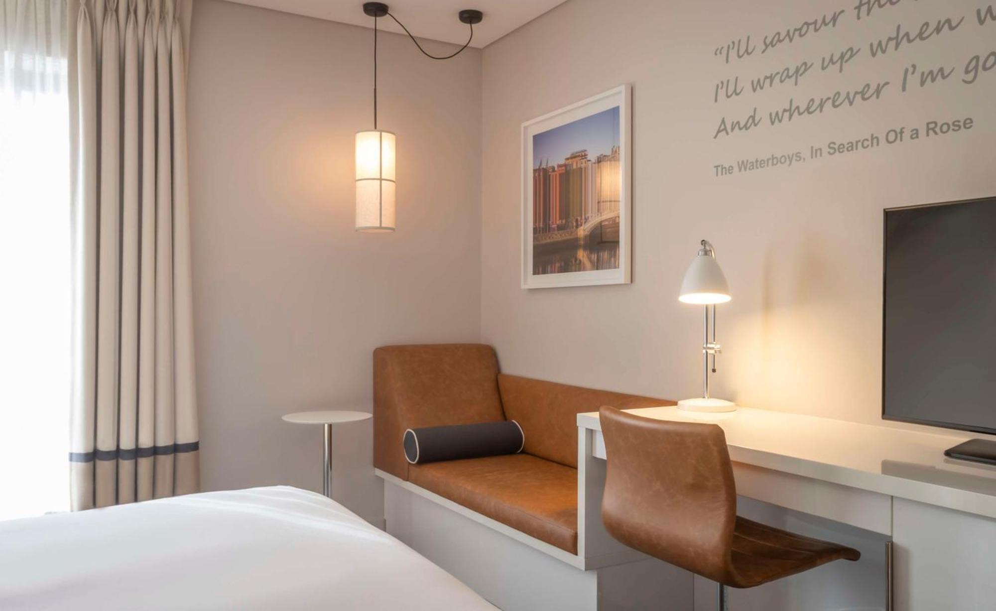 The Morrison Dublin, Curio Collection By Hilton Hotel Exterior foto A room at the hotel